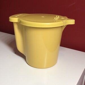 3/$20 Tupperware Vintage Creamer with Flip-Top Lid